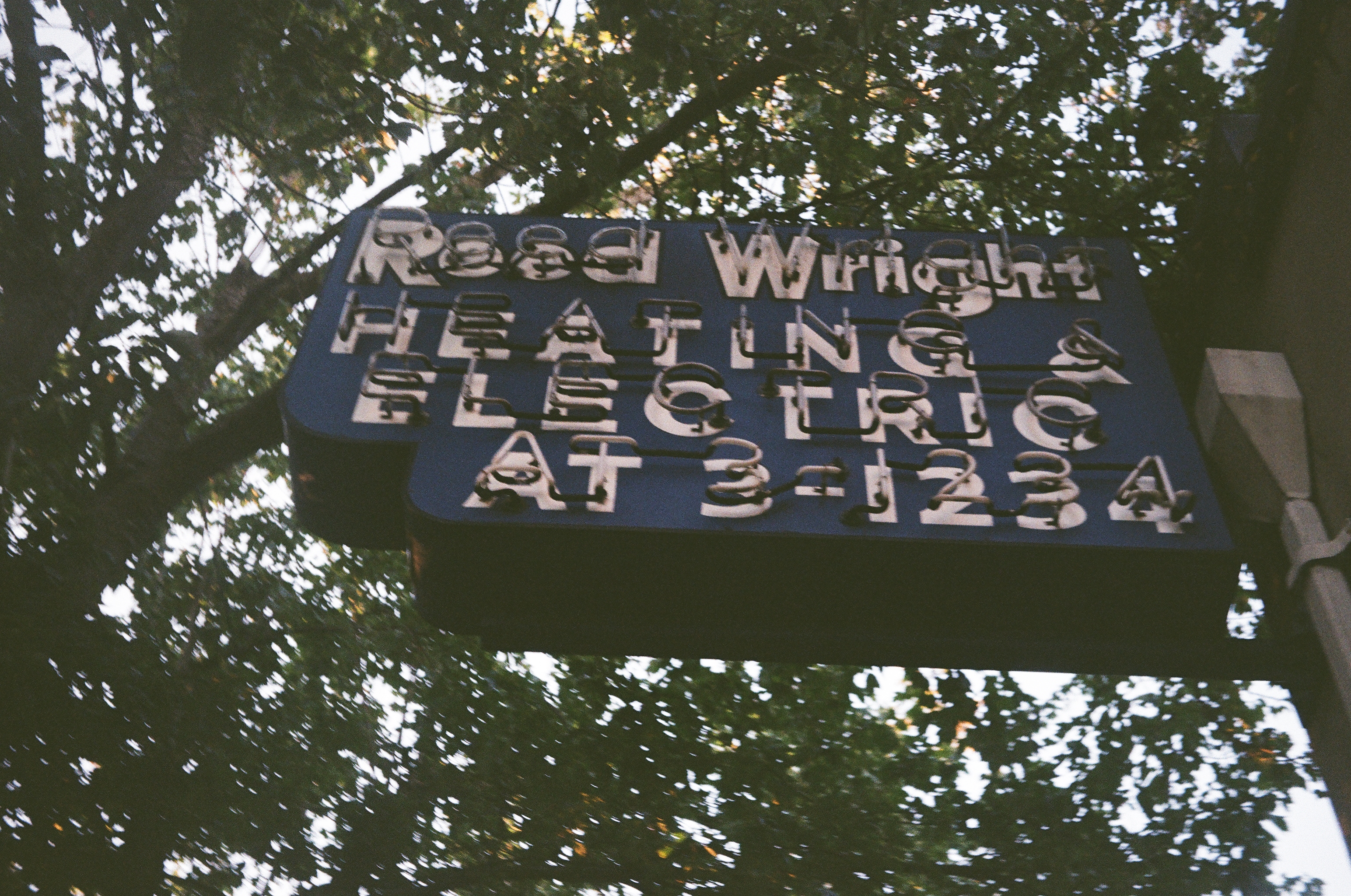 REED WRIGHT HEATING & ELECTRIC - AT 3-1234